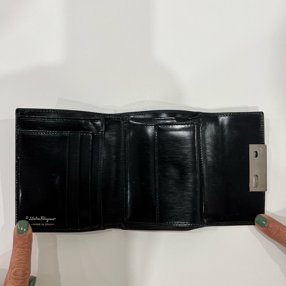 Salvatore Ferragamo Black Wallet Ganchini Black - Picture 3 of 8